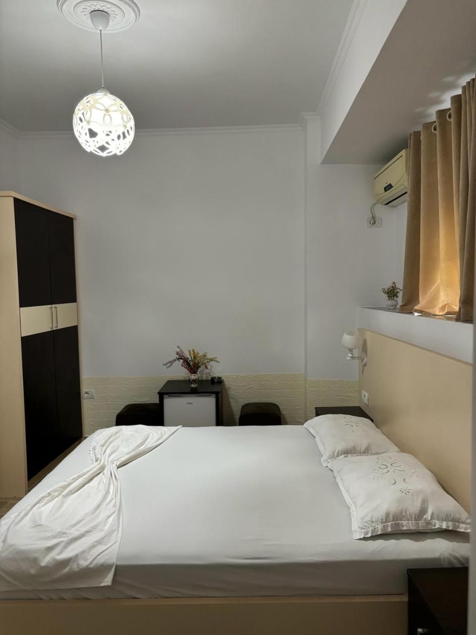 Guest House Adi Hoxha Μπεράτ Εξωτερικό φωτογραφία