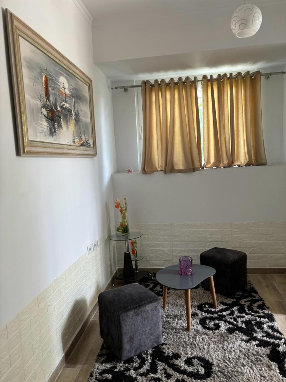 Guest House Adi Hoxha Μπεράτ Εξωτερικό φωτογραφία