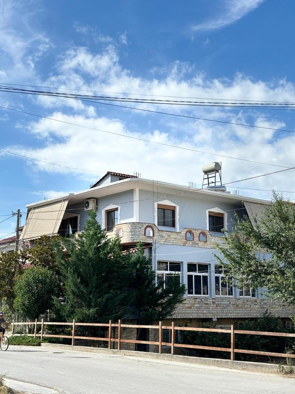 Guest House Adi Hoxha Μπεράτ Εξωτερικό φωτογραφία