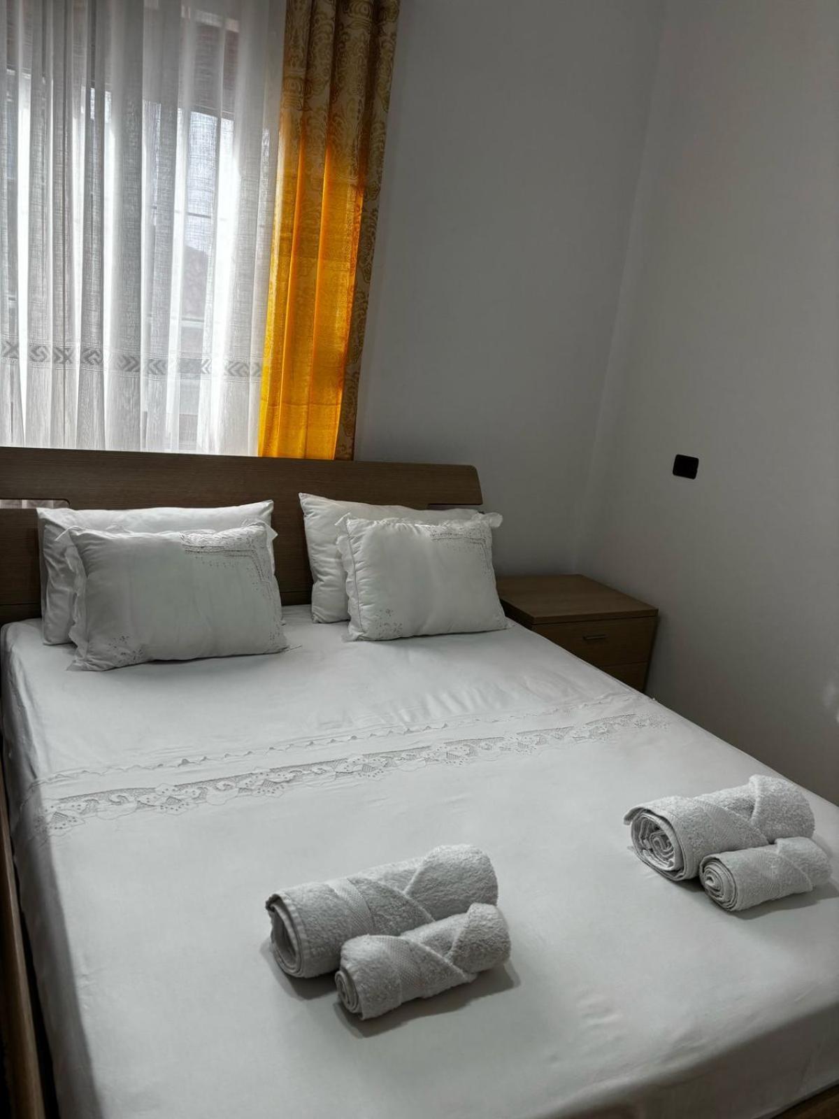 Guest House Adi Hoxha Μπεράτ Εξωτερικό φωτογραφία